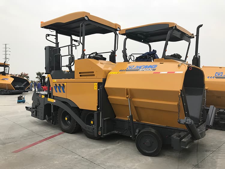 XCMG new mini China road asphalt paver RP453L machines for sale