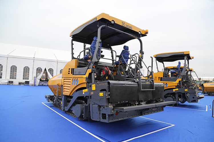 XCMG official 9m road concrete asphalt paver RP903 dual-drive paver laying road machine for sale
