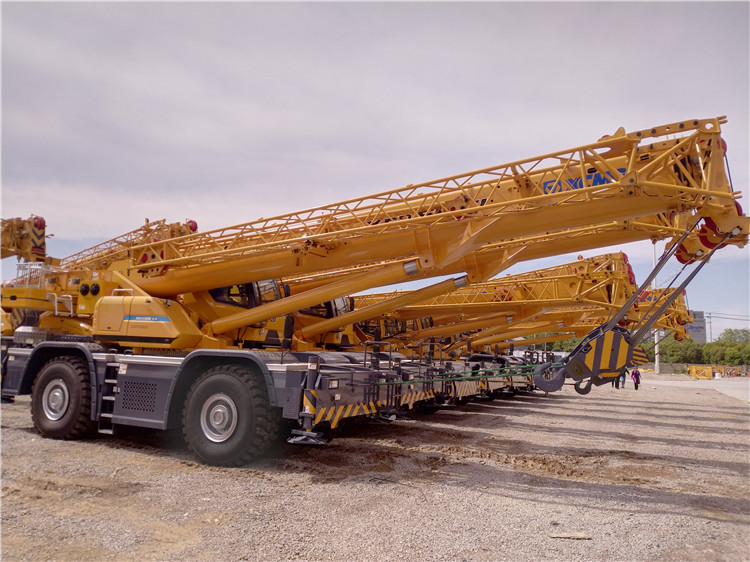 XCMG Official 90 ton rough terrain crane China mobile crane RT90E crane terrain rough price