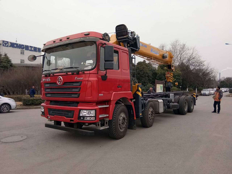 XCMG 20 ton truck with crane SQS500B China telescopic boom lorry crane