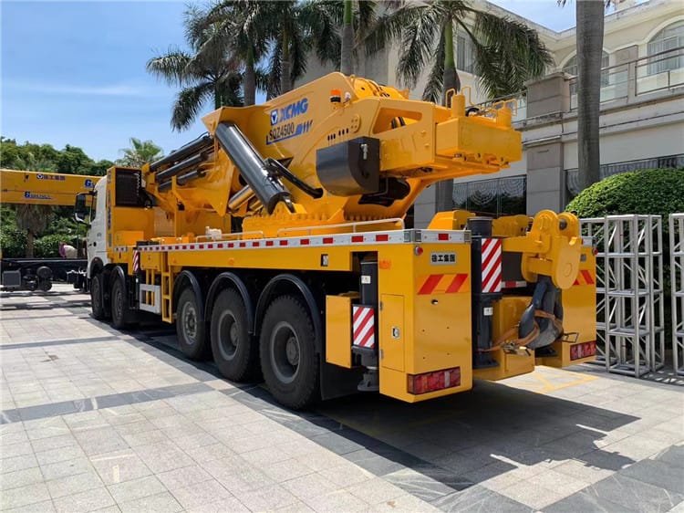 XCMG Official 90 Ton Mobile Truck Mounted Crane SQZ4500 for Sale