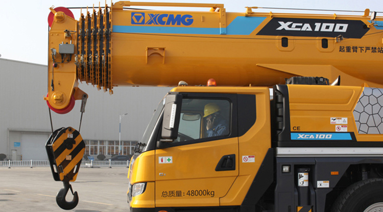 XCMG China All Terrain Crane 100 ton cranes XCA100 Mobile crane with CE price list