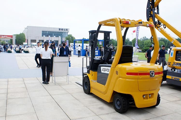 XCMG official 1.5 ton mini forklifts XCB-L15 Chinese electrical forklift truck for sale