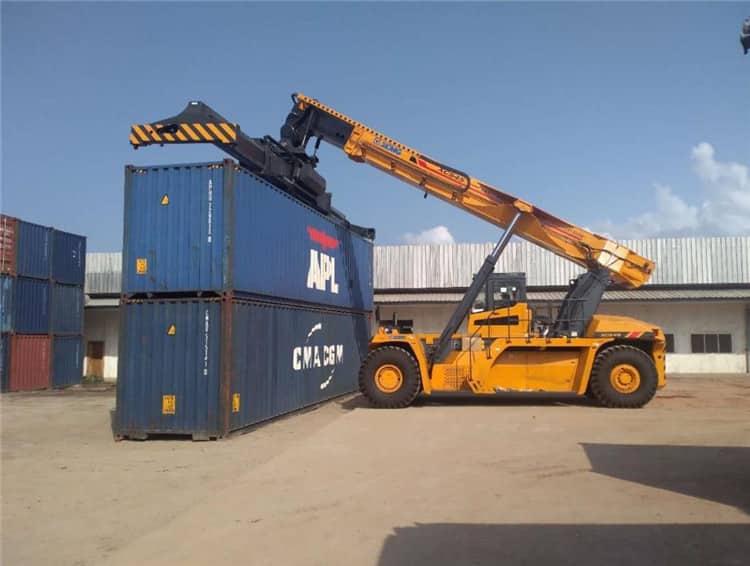 XCMG 20ft 40ft Port Container Cranes 45T 15m Mobile Reach Stacker Crane XCS4531K Price