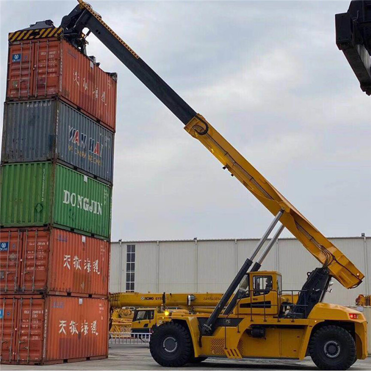 XCMG 45 Ton China Mobile Reach Stacker Container Crane Lift Containers XCS4535K Price