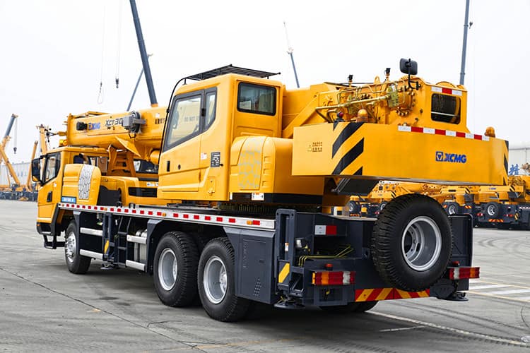 XCMG XCT30_M 30 ton boom truck crane for sale