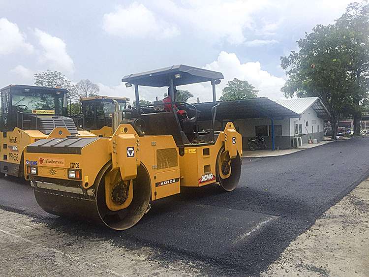 XCMG small asphalt compactor XD135S double drum road roller machine exhibited at Bauma China 2020