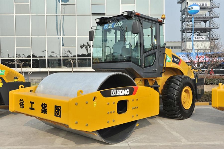 XCMG Official XD123 double drum vibratory road roller 12 ton compactor machine price