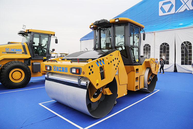 XCMG Official XD143 Road Roller for sale