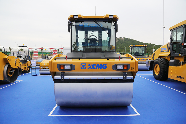 XCMG Official XD143 Road Roller for sale