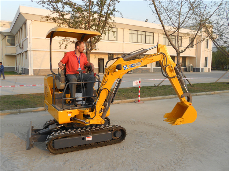 XCMG Mini Excavators 1.5 Ton Crawler Excavator Machine XE15U For Sale