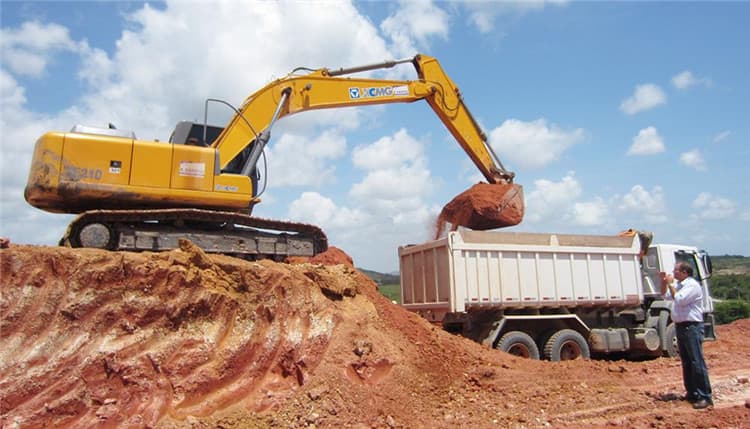 XCMG Excavator Digger 20 Tons Crawler Excavators XE210E Meets North America EPA Tier 4F Emissions
