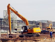 XCMG 20 ton long arm crawler excavator XE215CLL long reach hydraulic excavator for sale