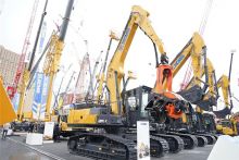 XCMG 25 Ton Cheap Excavators China Crawler Excavator XE250U With Hydraulic Hammer For Sale