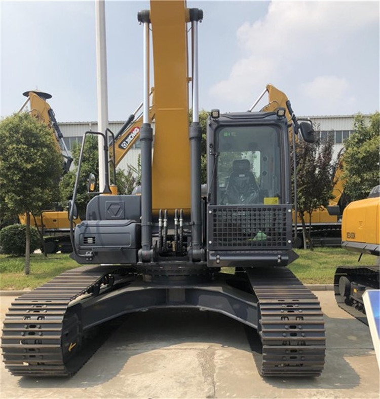 XCMG Construction Equipment 27 ton China Top Brand New Excavators with Spare Parts XE270DK for sale