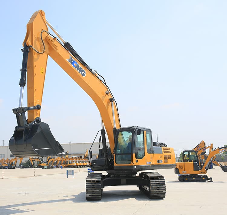XCMG Excavator Machine 30 Ton Mining Excavator XE305D With Hydraulic Hammer For Sale