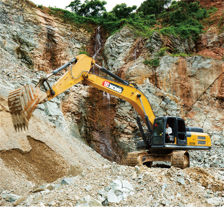 XCMG Excavating Machinery 37t Excavator China Crawler Excavator with Hydraulic Hammer XE370DK