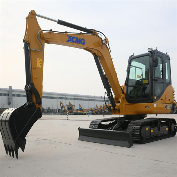 XCMG Small 5 Ton Excavator Crawler China Excavating Machinery XE55U For Sale