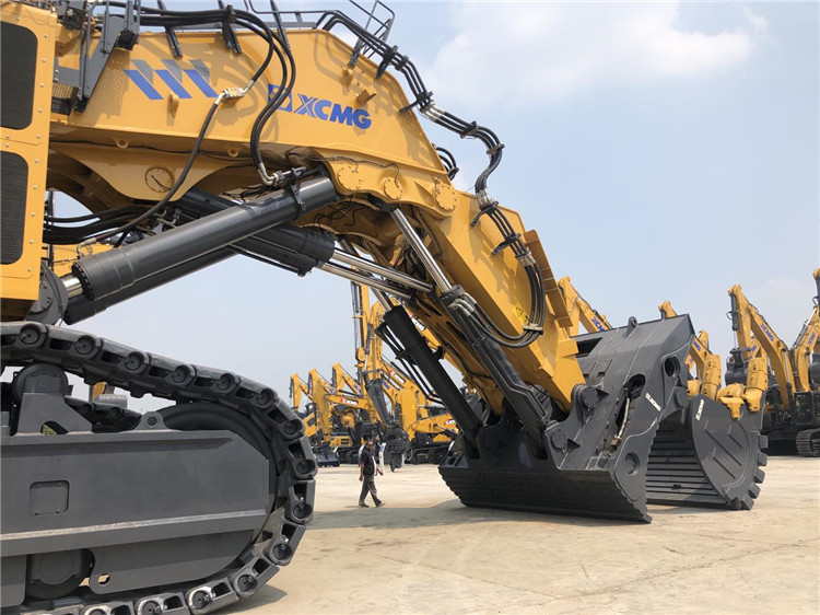 XCMG 700 ton Largest Hydraulic Mining Excavator Equipment XE7000 for sale