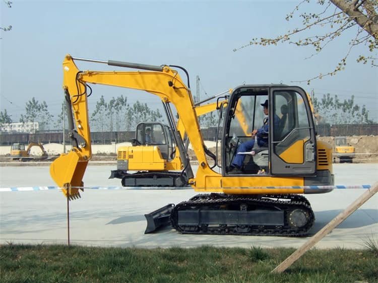 XCMG 8 Ton Small Excavators XE85D Chinese Cheap Crawler Excavator Digger Machine For Sale