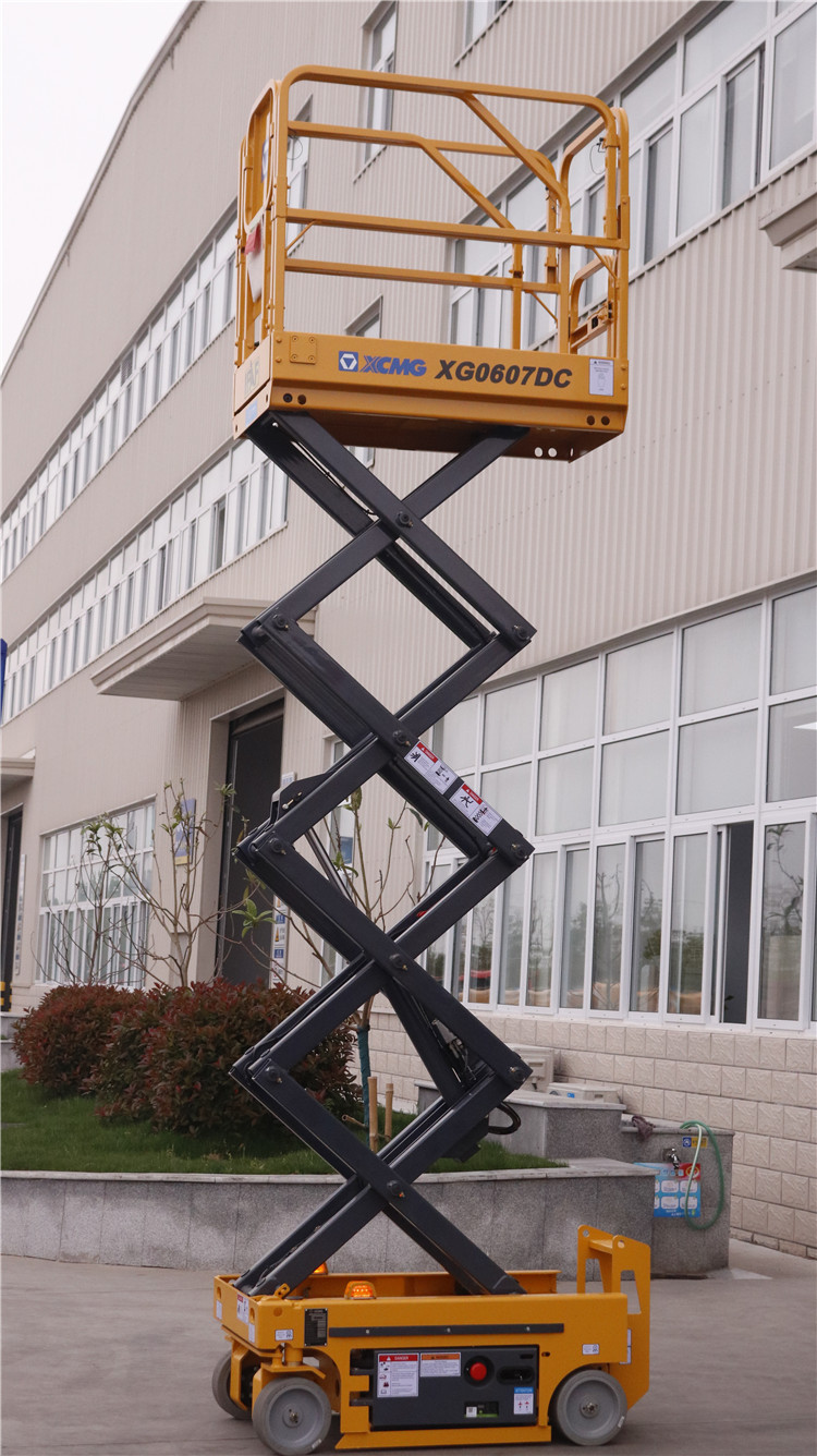 XCMG 6m small scissor lifting electric platform machine XG0607DC