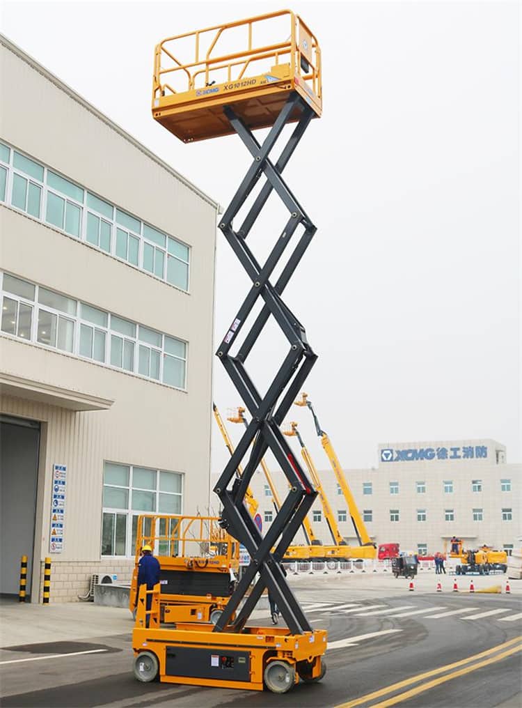 XCMG official 10m hydraulic scissor lift XG1012HD aerial vertical working platform lift for sale