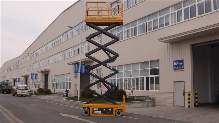 XCMG official manufacturer 12m electric scissor lift table XG1212DC mobile machine for sale