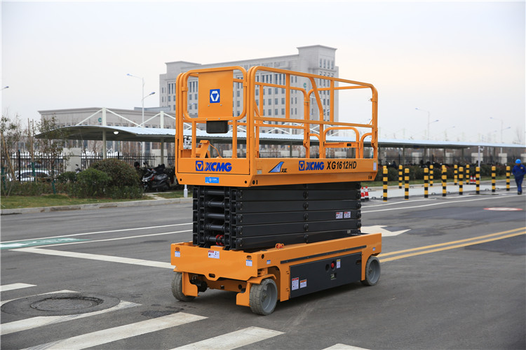 XCMG official 16m hydraulic electric scissor lift equipment XG1612HD lifting table price