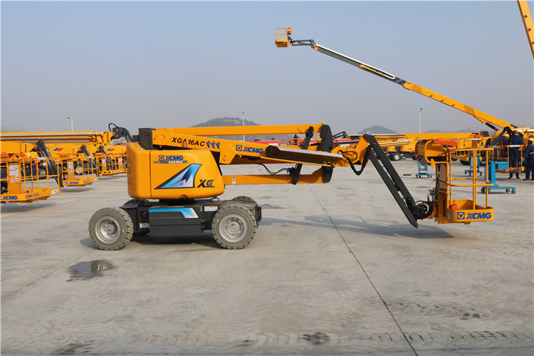 XCMG 16m small boom lift XGA16AC electric articulated boom lift platform price