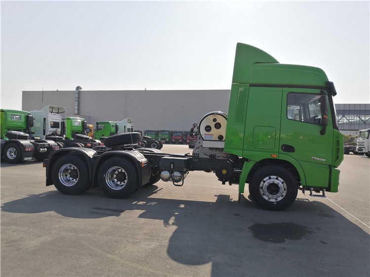 XCMG Band 50 Ton New Tractor Trucks 6*4 371hp Trailer Truck Tractor XGA4250D2WC For Sale