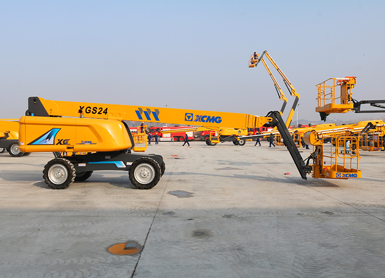 XCMG official manufacturer 24m self propelled telescopic boom lift XGS24 hydraulic mobile elevated work platform price for sale