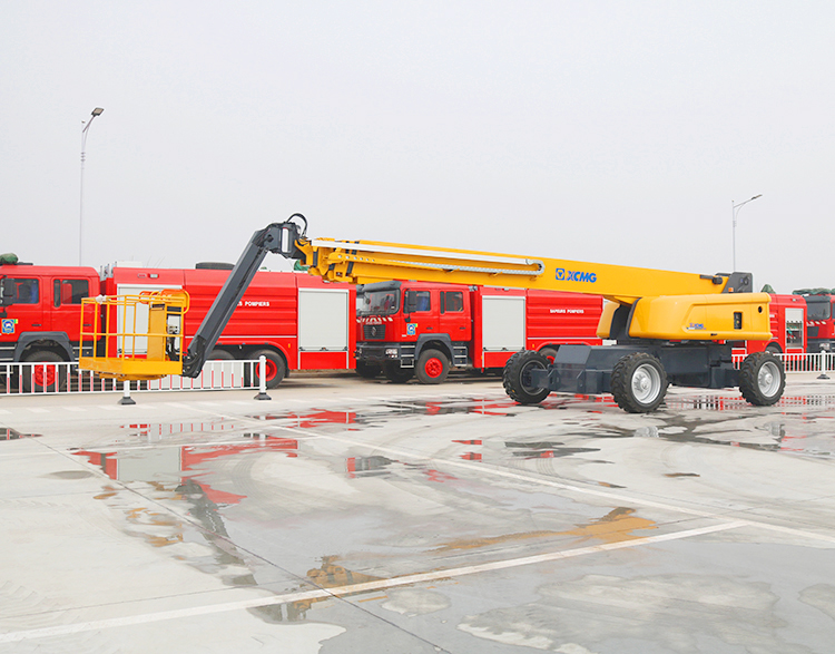 XCMG official 58m height mobile self-propelled telescopic boom lift XGS58 China man lift for sale