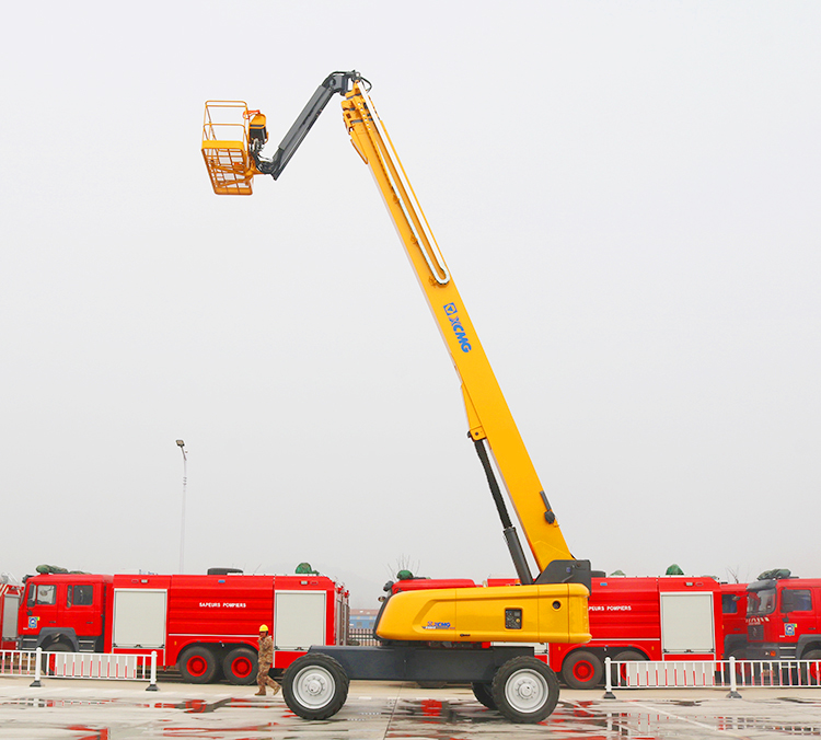 XCMG official 58m height mobile self-propelled telescopic boom lift XGS58 China man lift for sale