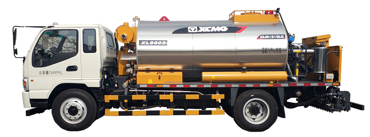 XCMG 6m3 asphalt distributor XLS603 intelligent asphalt distributor trailer truck for sale