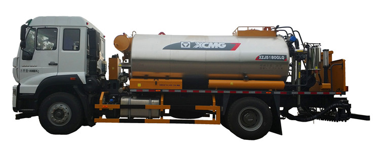 XCMG official manufacturer multifunctonal asphalt distributor asphalt truck XLS803 hot sale