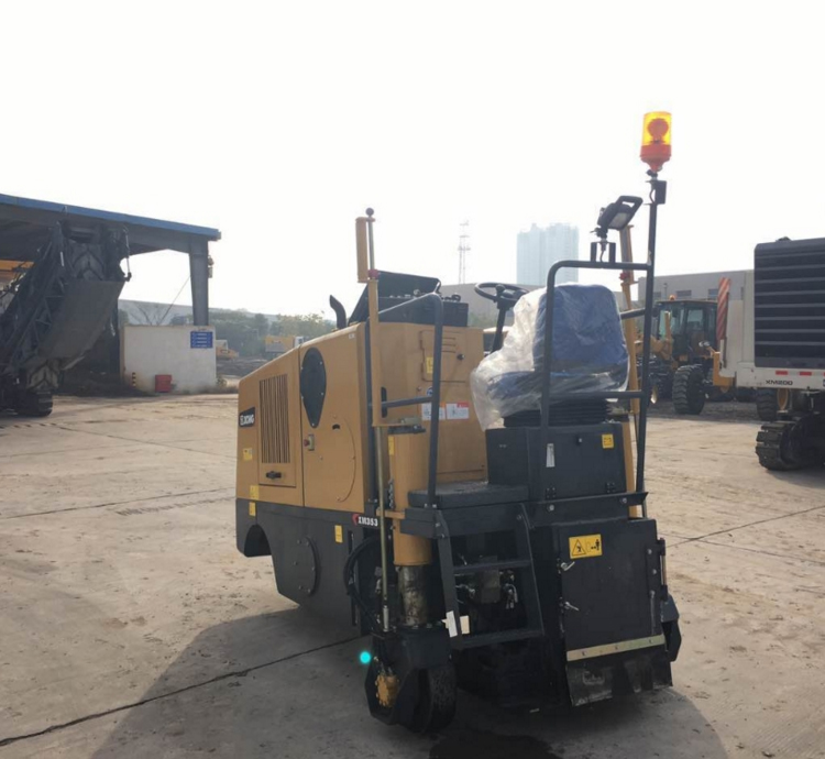 XCMG mini 0.35m asphalt cold milling machine XM353 small planer milling machine for sale