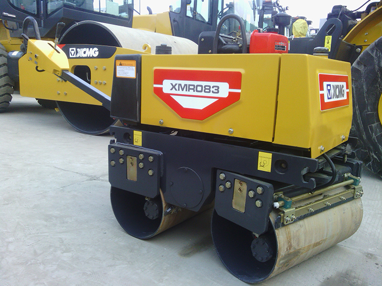 XCMG 1 ton mini light road roller XMR083 for sale