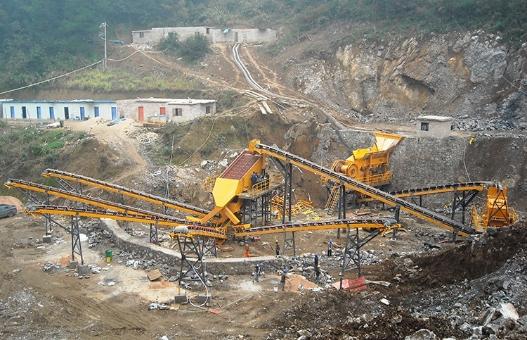 XCMG 495hp Mobile Rock Cone Crusher Machine Jaw Crusher Stone XPY1100 Price