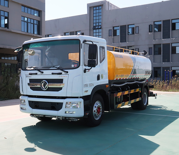 XCMG official sprinkler cleaning truck XZJ5180GSSD5 road sanitation cleaning machinery for sale