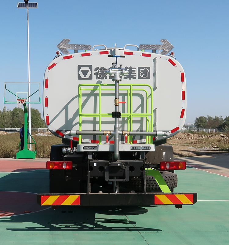 XCMG sprinkler cleaning truck XZJ5250GQXS5 road cleaning truck with high pressure water system price