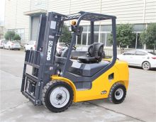 XCMG new diesel forklift FD45T 4.5ton for sale