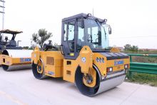 XCMG 10 ton double drum vibratory asphalt road roller XD102 price