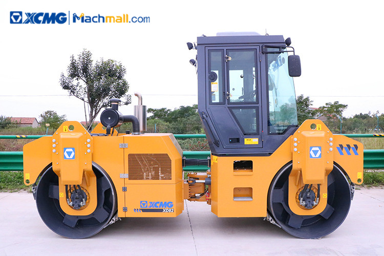 8 ton XCMG double drum asphalt compactor XD82 for sale