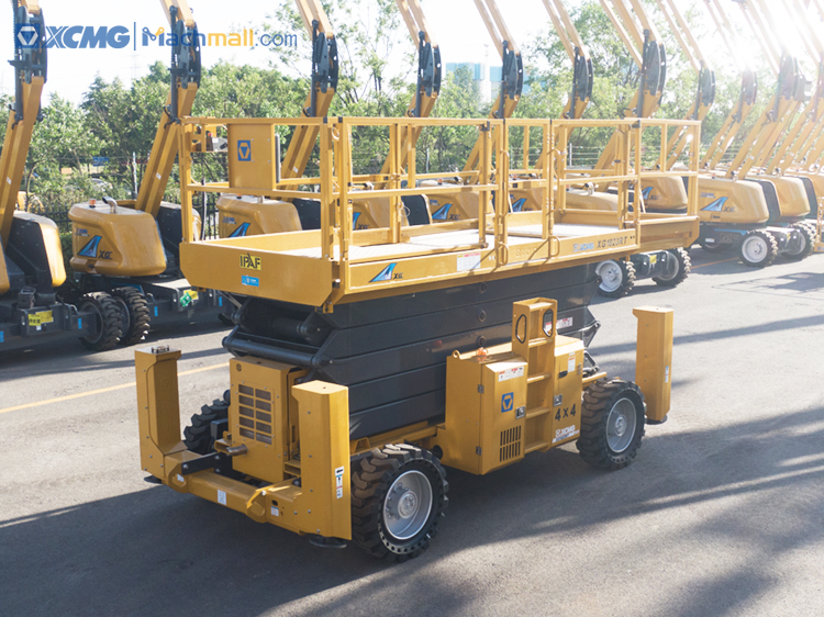 XCMG official 18m mobile rough terrain hydraulic scissor lift platform XG1823RT price for sale