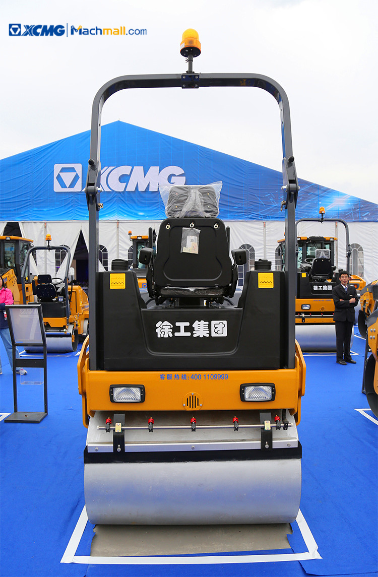 XCMG 3 ton small road roller double drum XMR303 for sale