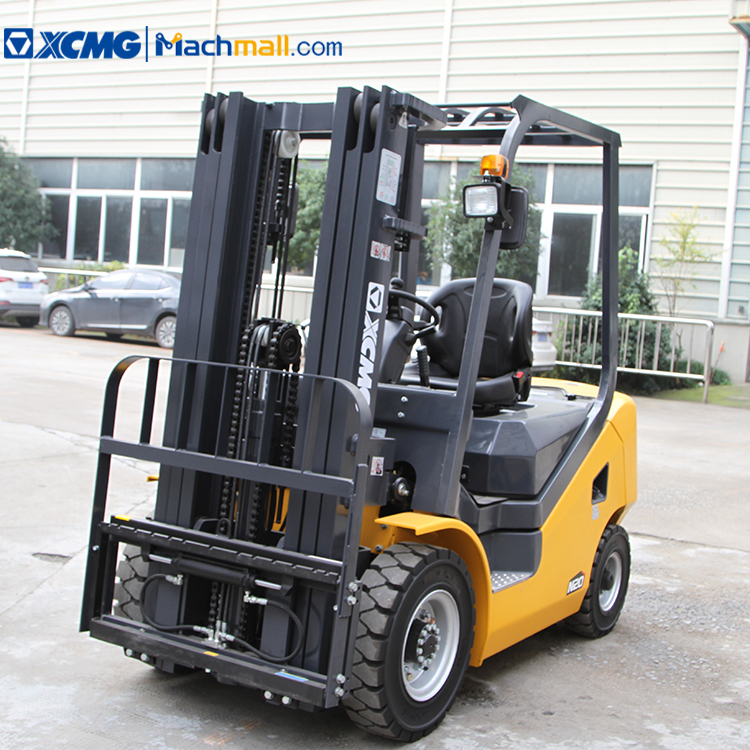 XCMG 2 ton small diesel forklift CPC20T3 four wheel with CE price