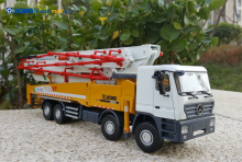 XCMG HB62K 1:35 Concrete Pump Truck Alloy Diecast Model for Display Decoration