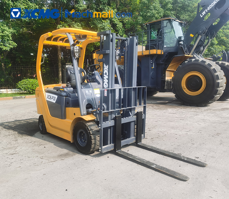 XCMG 3 ton 4x4 electric forklift XCB-P30 for sale