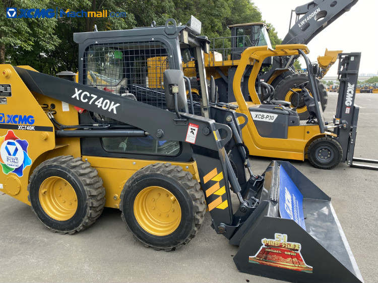 XC740K skid steer loader with 4 in 1 bucket for sale