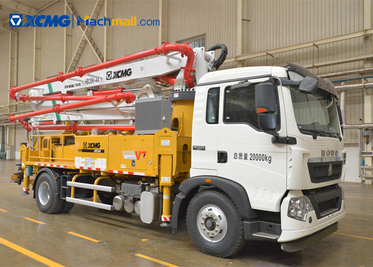 XCMG 30m small concrete pump trucks HB30K with HOWO chassis for Vietnam price